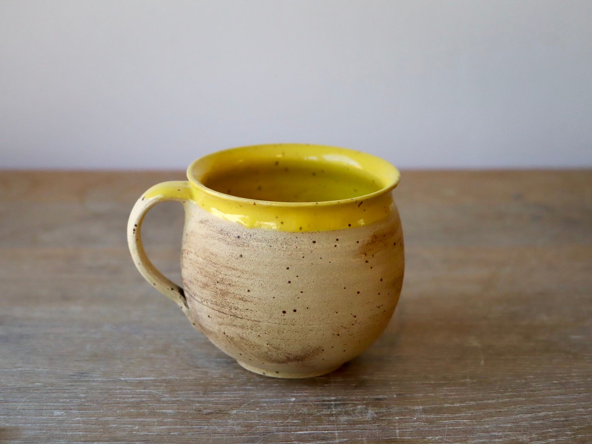 Keramik Tasse Bienenmotiv Handmade