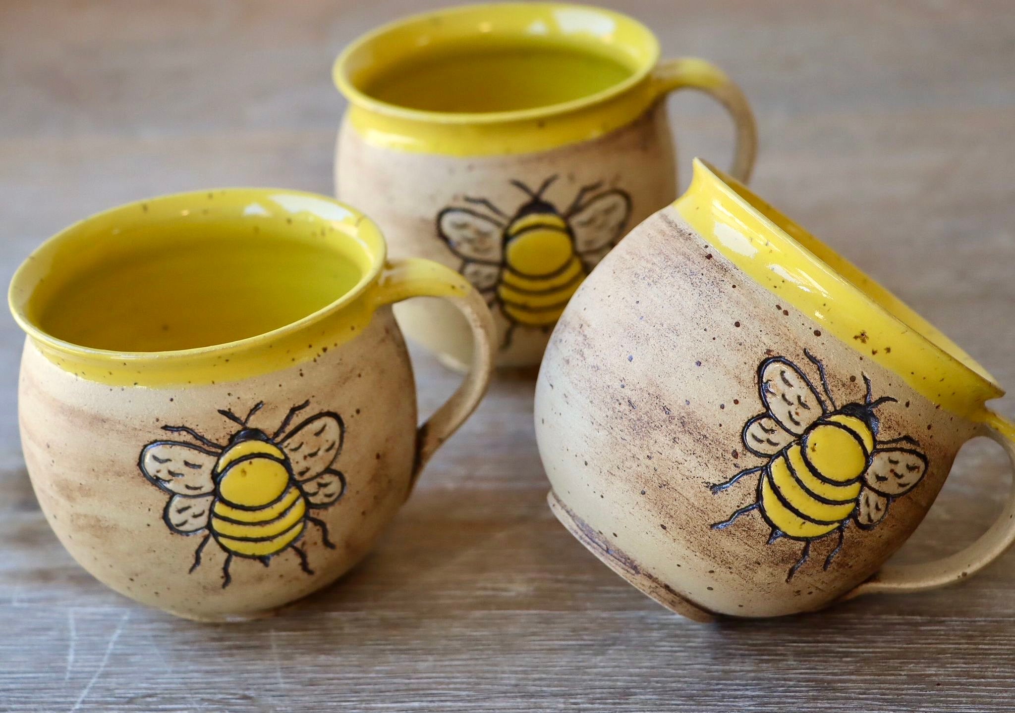 Keramik Tasse Bienenmotiv Handmade