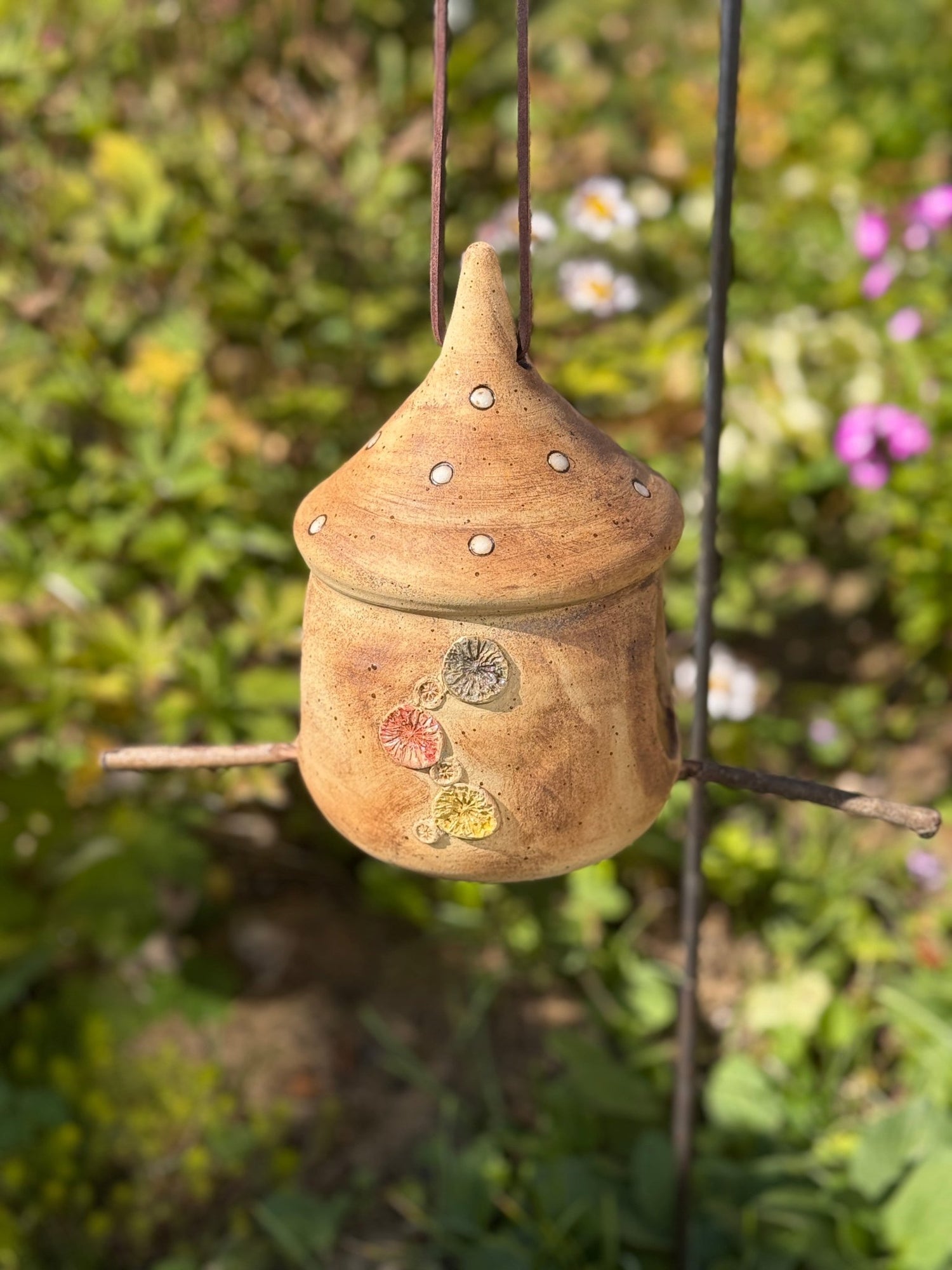 🐦🍂 Keramik - Vogelhaus in Naturtönen mit Blütendekor 🍂🐦 - Vogelhaus