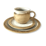 Gedeckset Keramik erdfarben