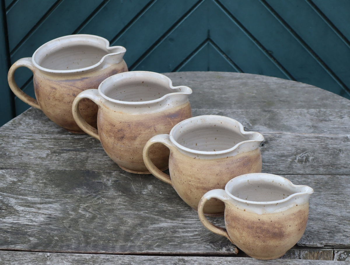 Handmade bauchiger Keramik Krug – Alte Schmiede