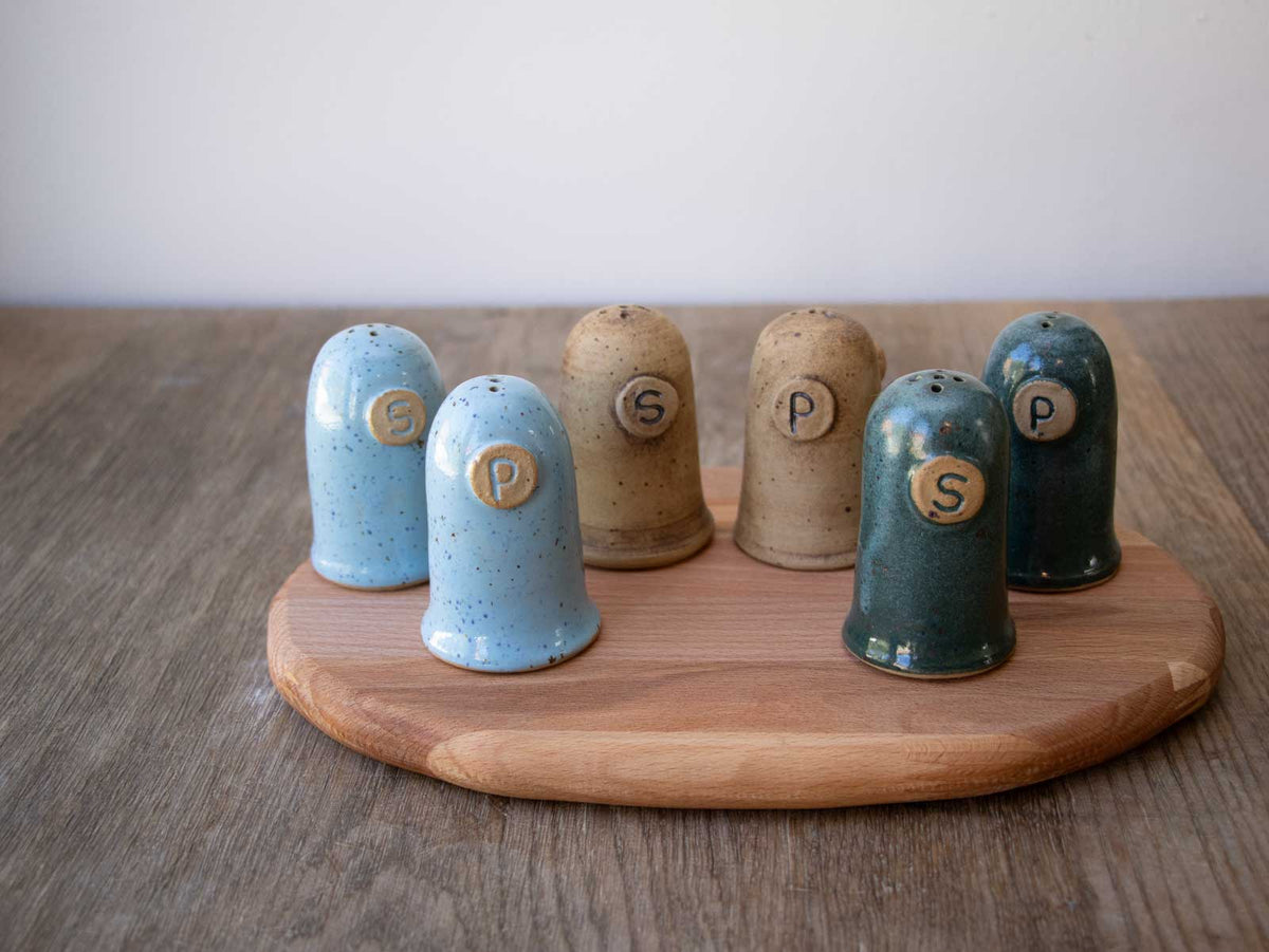Keramik Salz & Pfefferstreuer – Alte Schmiede